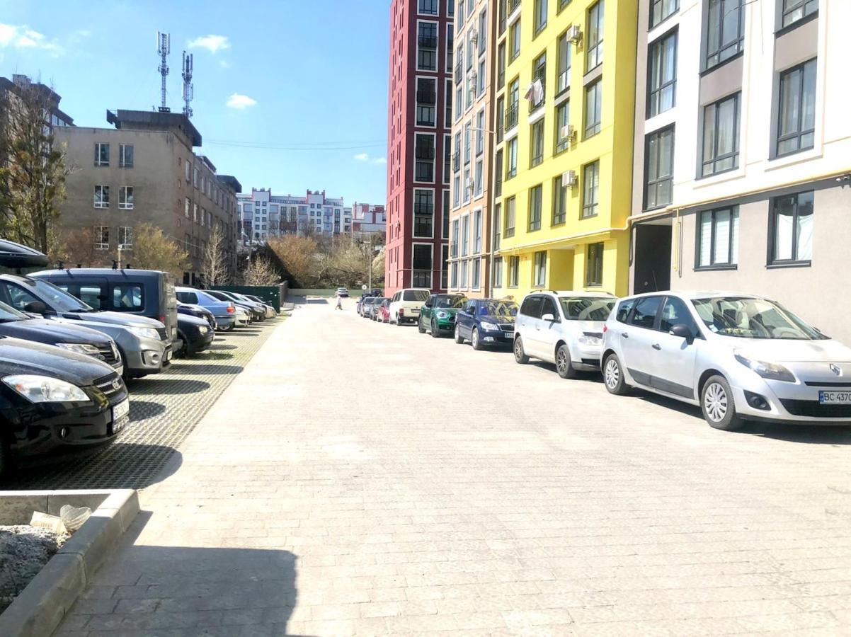 Osapart Cozy Apartment In A Complex Semycvit Leópolis Exterior foto