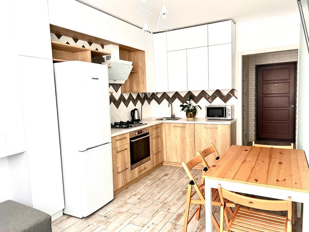 Osapart Cozy Apartment In A Complex Semycvit Leópolis Exterior foto