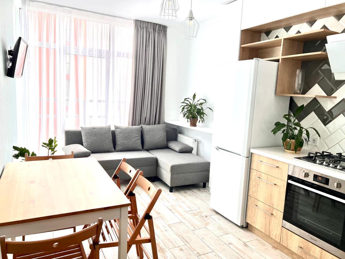 Osapart Cozy Apartment In A Complex Semycvit Leópolis Exterior foto
