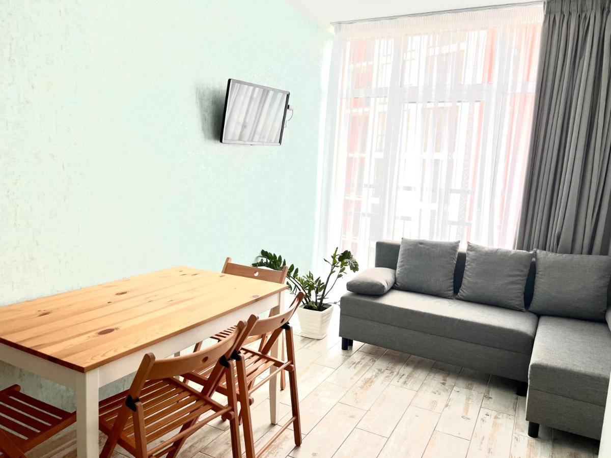 Osapart Cozy Apartment In A Complex Semycvit Leópolis Exterior foto