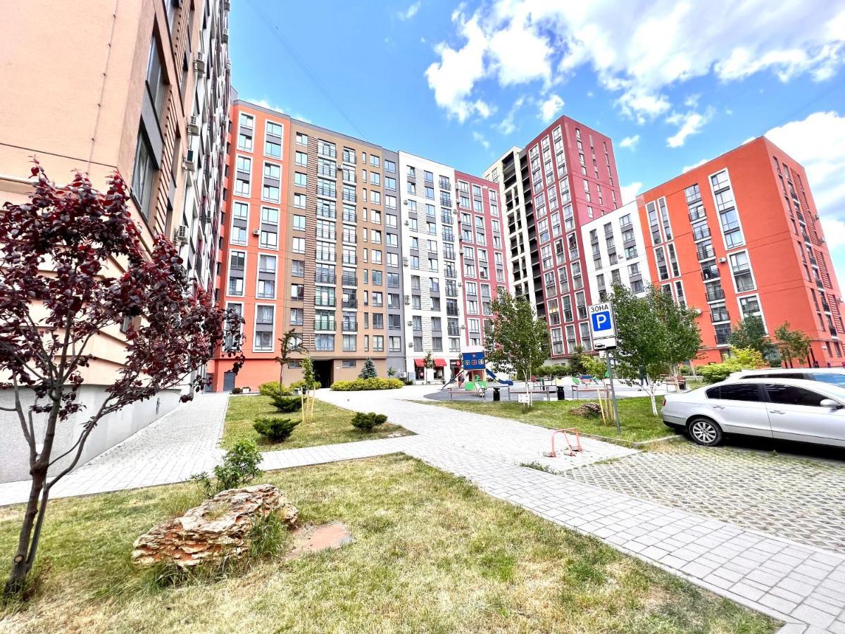 Osapart Cozy Apartment In A Complex Semycvit Leópolis Exterior foto