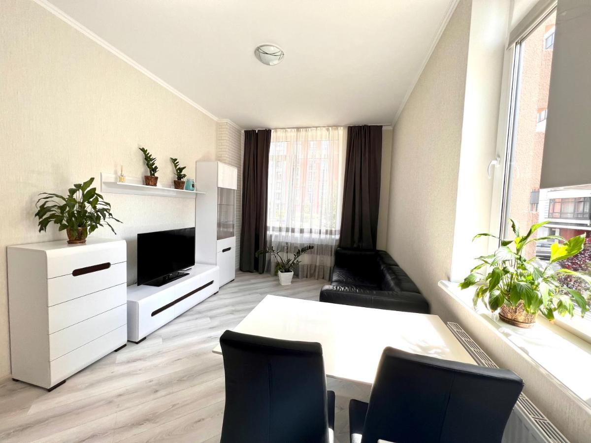 Osapart Cozy Apartment In A Complex Semycvit Leópolis Exterior foto